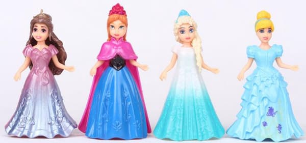 8 Frozen Figures