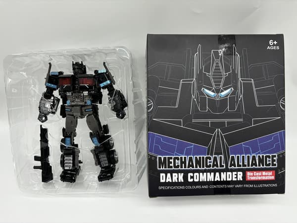 OP Commander SS38 Transforming Robot Action Figur - Deformeret bilmodellegetøj til børn With Retail Box
