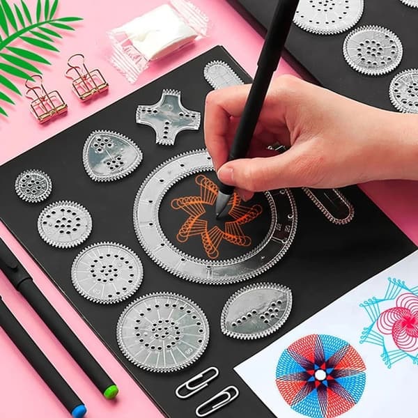 10-33 st Spirograph Design Arts Craft Kit Classic Amazing Rainbow Magic Scratch Paper Set Barn Barn Pedagogiska ritleksaker 33Pcs Set