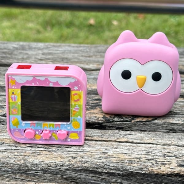 Tamagotchi Original Color Screen Electronic Pet Game Console - Engelsk version, Rolig Pet Development Toy Pink Chinese version