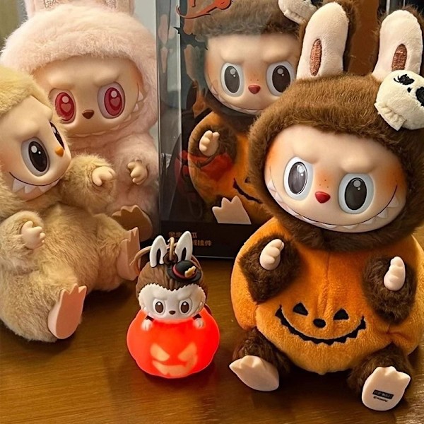 Labubu pumpamonster Halloween karneval Söt tecknad vinyldocka Skrivbordsdekoration Leksak Presentfigurer Dekorativ födelsedagpresent Sacks labubu