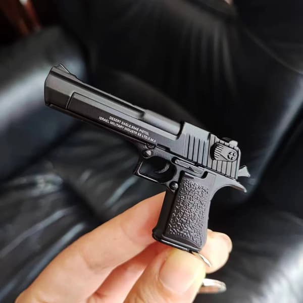 Mini Metal Desert Eagle Pistol Nyckelring modell - 1:4 leksakspistol för presenter och samlarföremål Grey