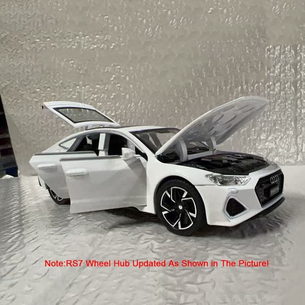 1:32 Audi RS7 Sportback Modell Leksaksbilar Legering Diecast 6 Dörrars Öppnas med Pull Back Gummidäck Prydnad Fordonsleksaker Presenter White