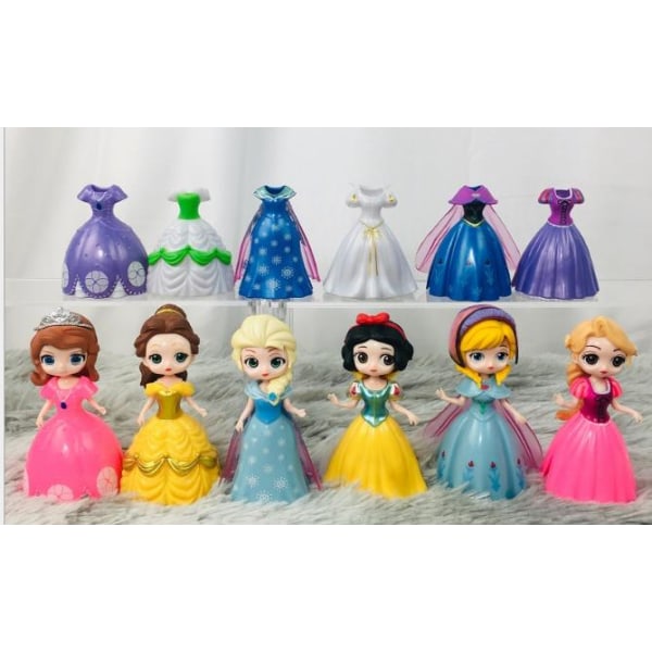 6 Pakkaa Disney Princess, jossa on 12 vaihdettavaa vaatetta