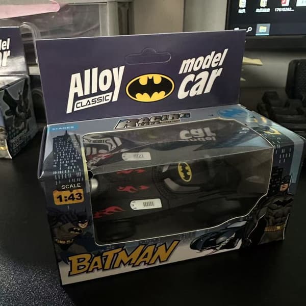 1:43 Batmobile Pull Back Legering Sportbil The Dark Knight Racing Modell Scooter Bil Leksak Skrivbordsprydnad docka Samlarobjekt Gåva 2