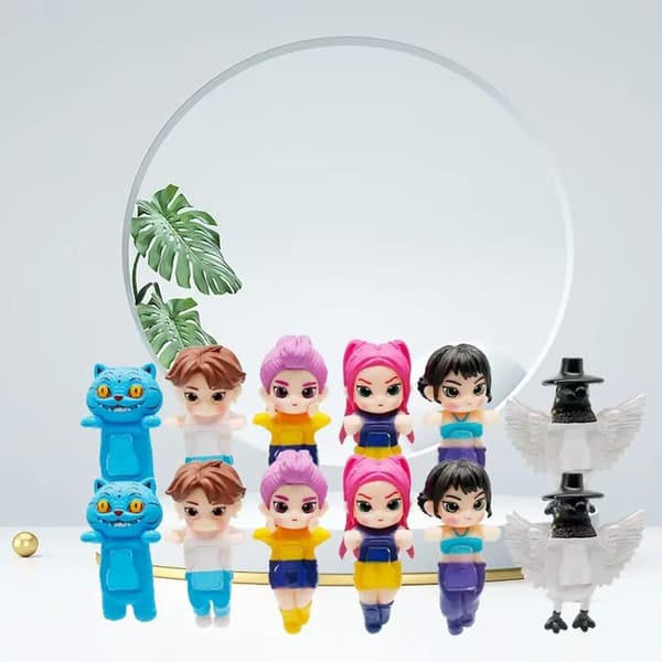 12 st Kpop Demon Hunters PVC-figurer - Tecknad spelbordsdekor och samlarföremål för barn Random 2pcs