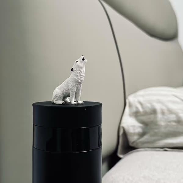 Howling Arctic Wolf Legetøjsfigur - Mini Polar Dyremodel til børn, kageindretning og gaver ML00107