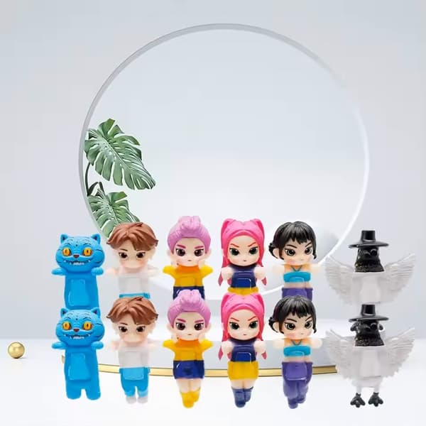 12 st Kpop Demon Hunters PVC-figurer - Tecknad spelbordsdekor och samlarföremål för barn Random 1pcs