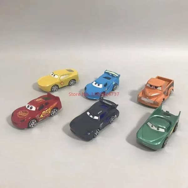 Disney Pixar Bilar Set Lightning McQueen Figurer Jackson Storm Mack Uncle Truck Pull-Back Bilar Modell Docka Barnleksak Som Present with box