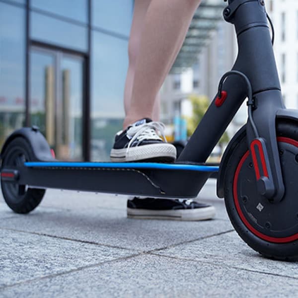 Skyddande stötfångarremsa för elscooter, 2M reptålig black