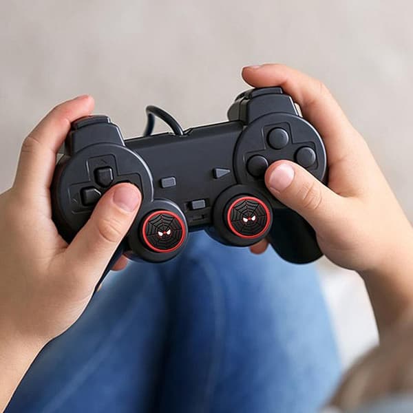 Skridsikkert joystick-cover til thumbstick-greb - udskiftning af thumbstick-greb S til PS5, PS4, Switch Pro, silikonecover, 4 stk. black background