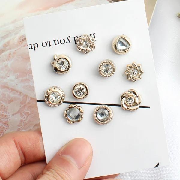 30 Pack Moden Rintakorun napit rintaneulat