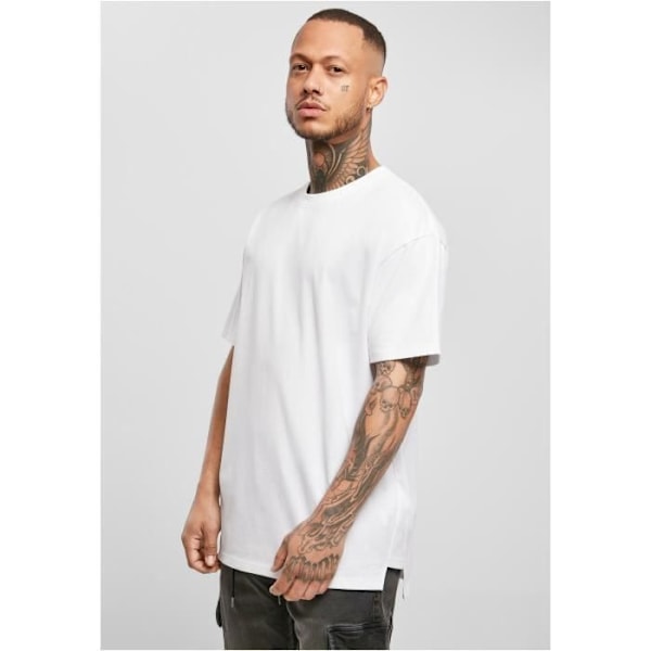 T-paita Urban Classics Triangle - valkoinen - 4XL