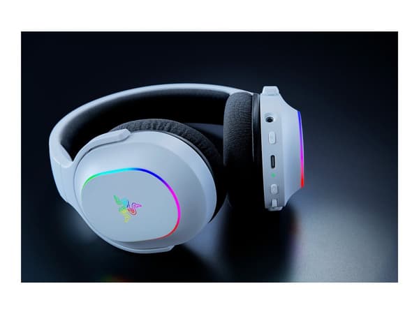 Razer Barracuda X Chroma trådlös hörlurar vit