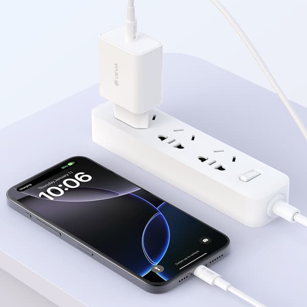 Devia väggladdare Rocket PD 45W 1x USB-C vit vit