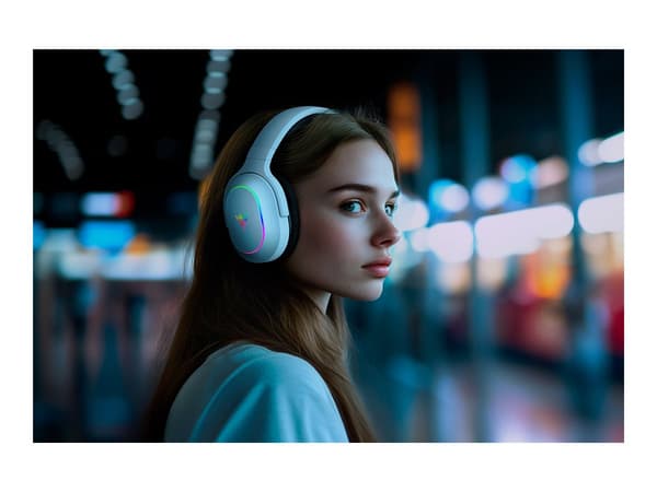 Razer Barracuda X Chroma trådlös hörlurar vit