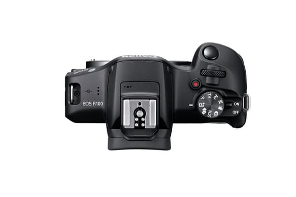 Canon EOS R100 Digitalkamera + RF-S 18–45MM IS STM