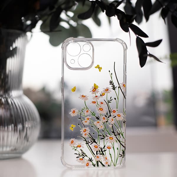 Ultra Trendy skal för iPhone 12 Meadow 1