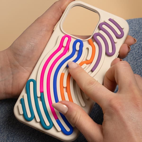 DIY Snake skal för iPhone 15 beige