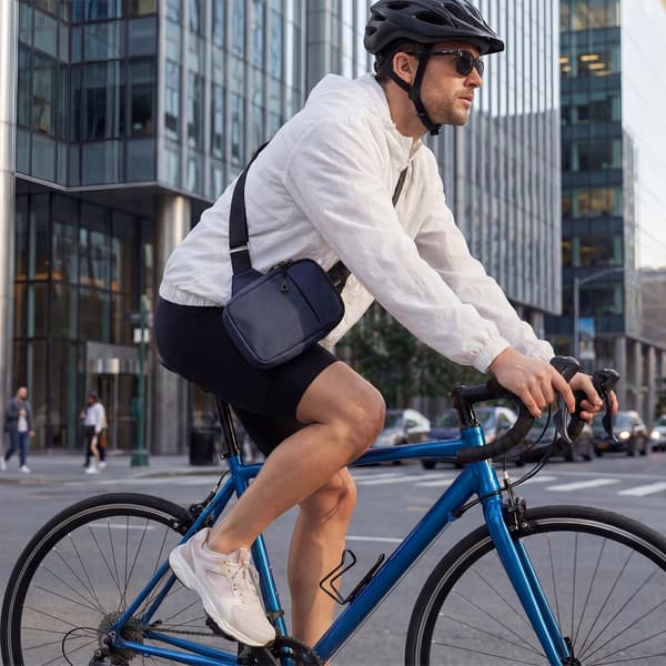 Crossbodyväska Urbanflex mörkblå