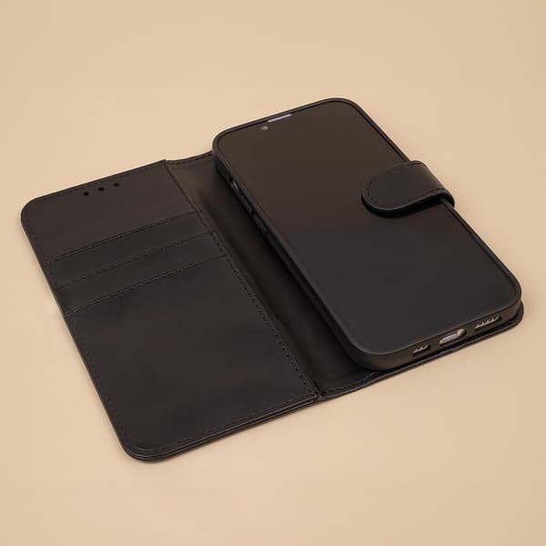 Smart Classic fodral för iPhone 16 Plus svart