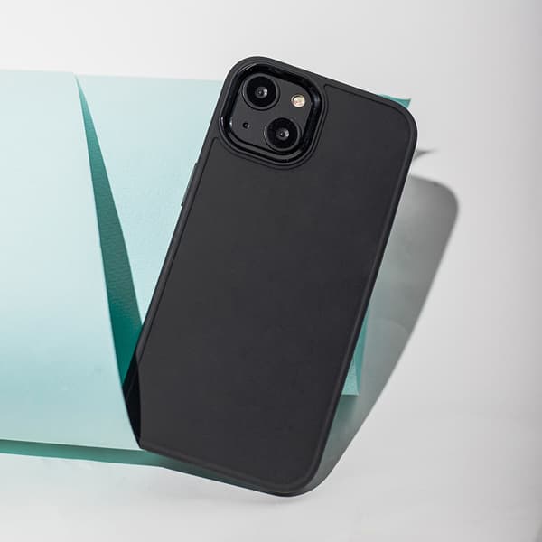 Satinfodral till iPhone 15 Plus 6,7\" svart