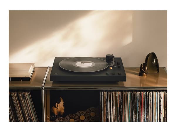 Sony PS-LX5BT svart