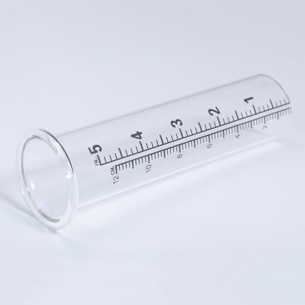 2,2 cm diameter regnmåler med lettlest skala i både tommer og millimeter