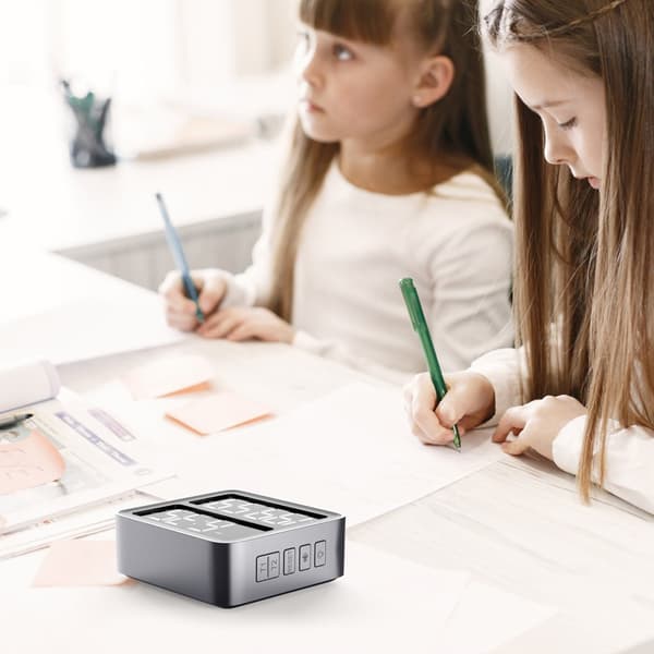 Moderne digital tidtaker med dobbel skjerm LED-display for baking, trening, studier