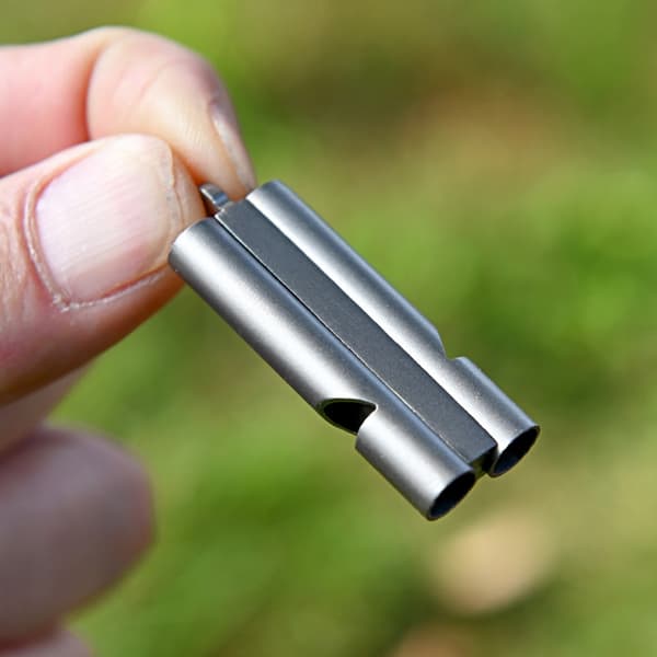 Titanium Signalfløyter Bærbare Doble Rørfløyter Nødfløyter