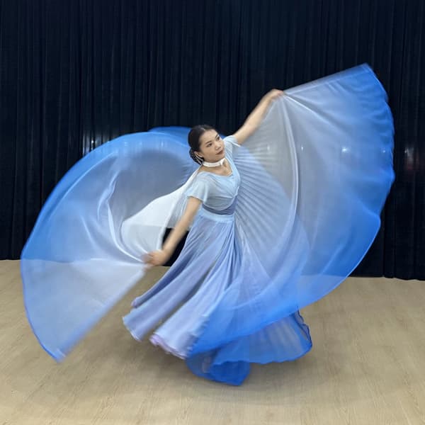 Kunstnerisk håndmalede silkechiffonvifter til elegante dansebevægelser