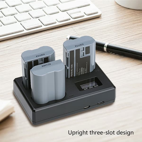 EL15 3-bås opladningsdock med LCD-statusdisplay og USB-indgang