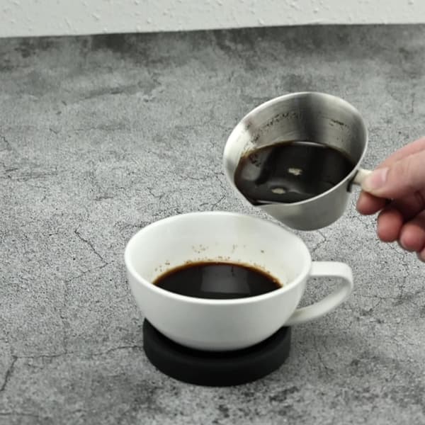 Ergonomisk håndtak kaffedispenser med tut og lettleste mål