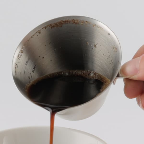 Ergonomisk håndtak kaffedispenser med tut og lettleste mål