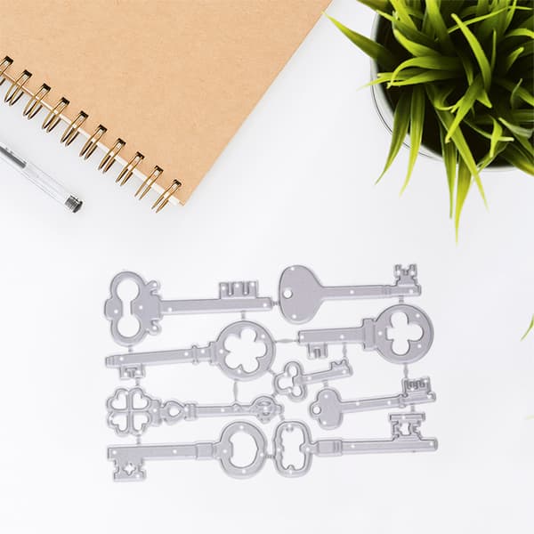 Nøgleformede udstansningsskabeloner til kortfremstilling, scrapbooking og papirhåndværk