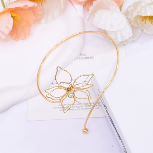 Armband med klar blomma för bröllopsoutfit