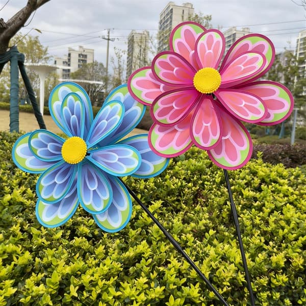 Dobbeltlags roterende blomstervindmølle i plast for utendørs lek 2 stk