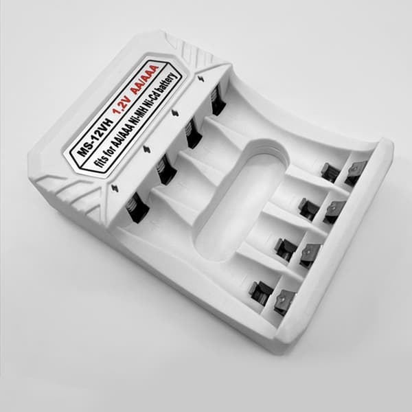 USB Type C Oplader 4-båds ladestation til genopladelige AA/3A NiMH-batterier