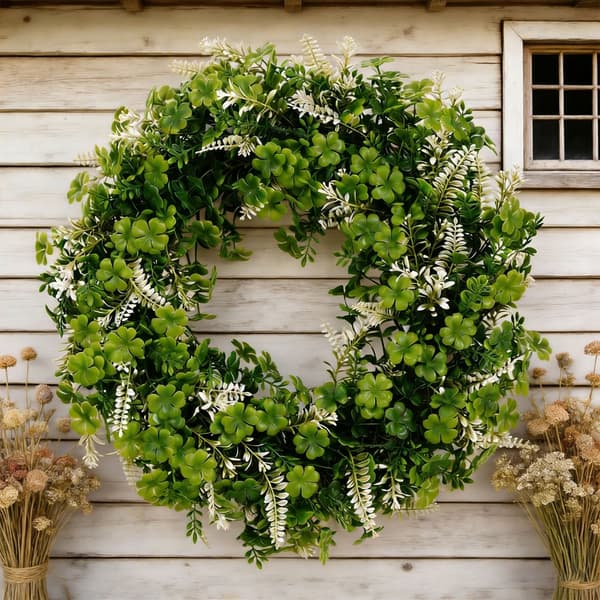 Festlige Shamrock-krans til indendørs fejring