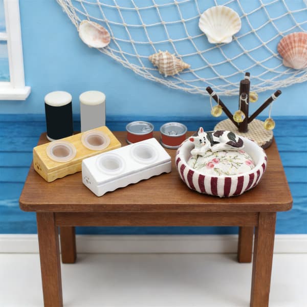 Detaljerad 1/12 miniatyr dockhus kattsäng matarskål set för samlarutställning