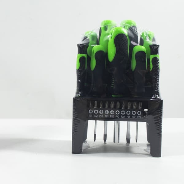 12-delers verktøysett med ergonomisk håndtak og solid bit for DIY-prosjekter