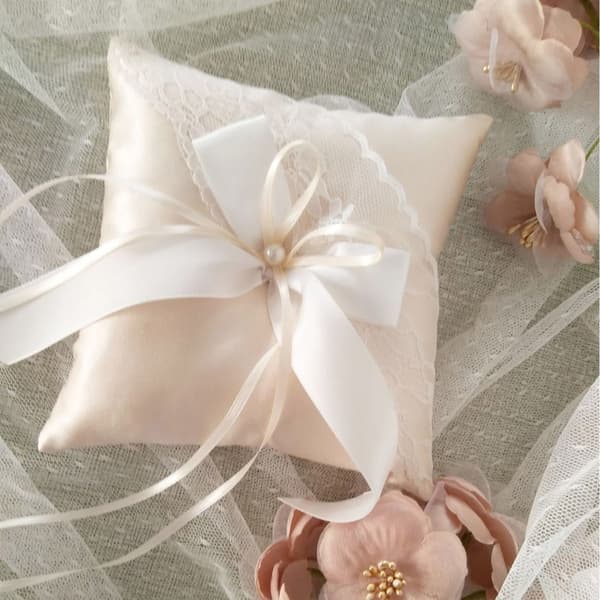 Premium Bröllopsringshållare Delikat Spetsblomma Design Bröllopstillbehör