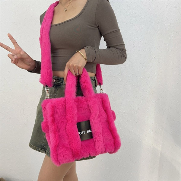 Damväskor Höst Vinter Axelväska Plysch Messenger Bag Top Handväska Handväska Camel