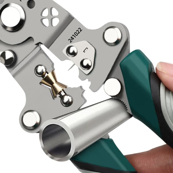 Robust ståltrådsskalare med crimpfunktion och ergonomisk design för enkel hantering
