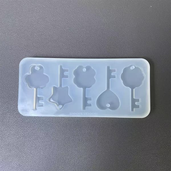 Solid silikonform med non-stick belegg for å lage nøkkelformede harpikstilbehør