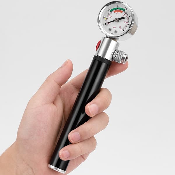 Rammonterad Cykelpump Cykeldäckpump Mini Handpump med Tryckmätare