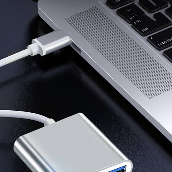 3-i-1 USB-C til USB3.0+HDMIs+PD100W Adapter for hurtiglading og 5 Gbps data