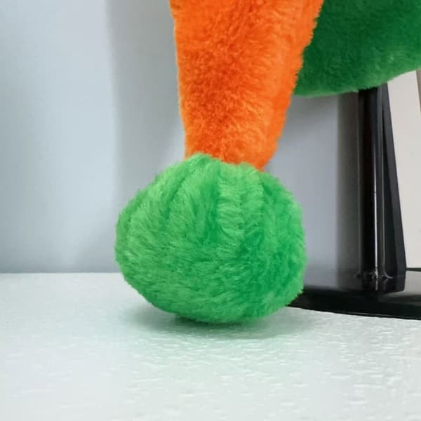 Vänlig morotsformad julhatt julklapp för barnfiranden