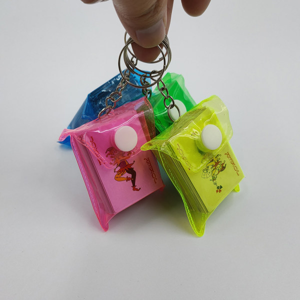Liten brädspelsleksak för kreativ gåva Rolig minispelkort nyckelring Craft Gi