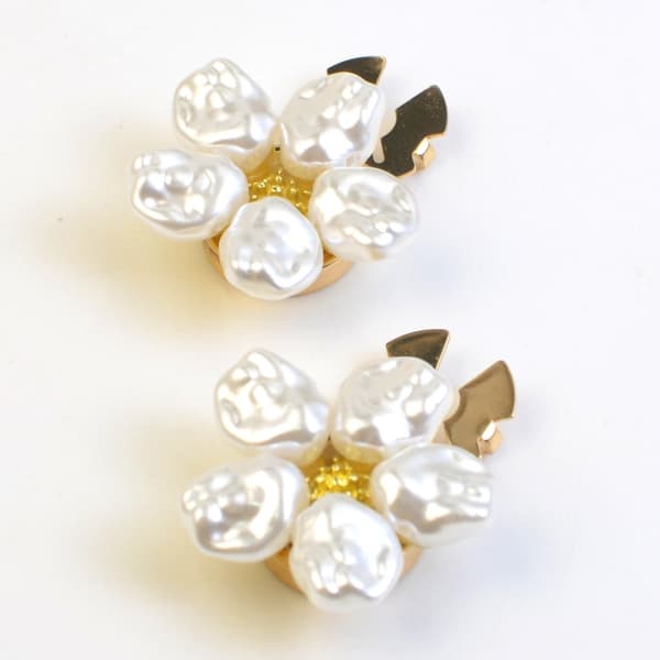 Elegante metalskjorteknapper blomsterform sofistikeret design legeringstekstur